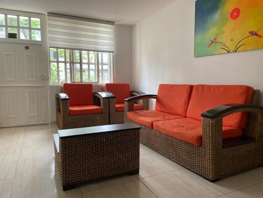 Home To Go Hostal Apartamentos Cali Exterior photo