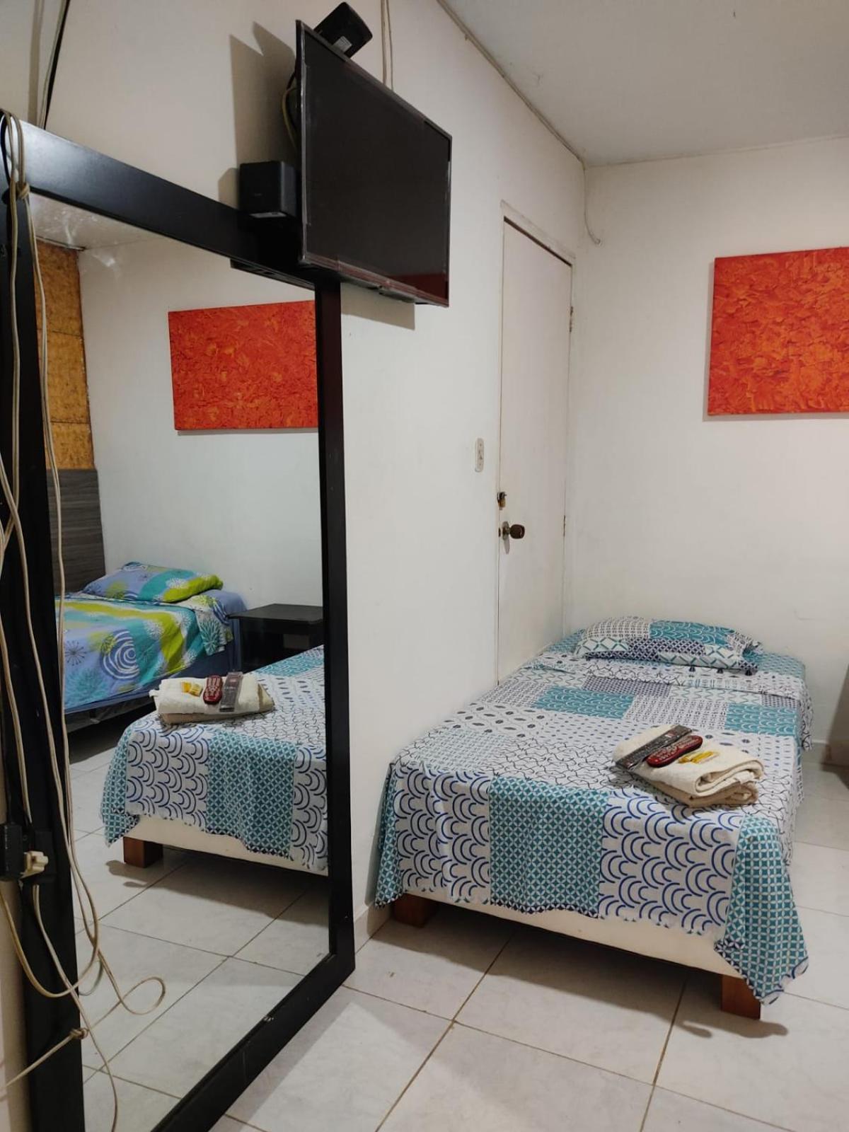 Home To Go Hostal Apartamentos Cali Exterior photo